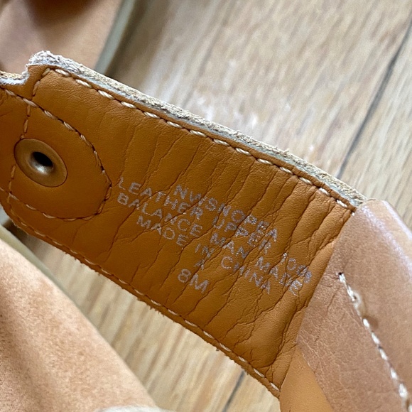 Nine West Snopea Buckle Toe Ring Thong Sandals Tan Size 8 - Picture 4 of 12